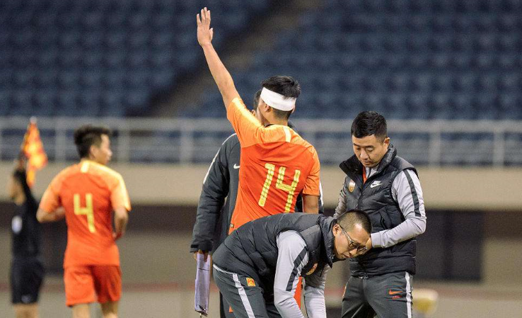 爱游戏中国体育-冲刺阶段莱比锡调整名单以备国王杯，远射贴柱环节打磨，态度坚定，轮换策略成焦点-爱游戏中国体育