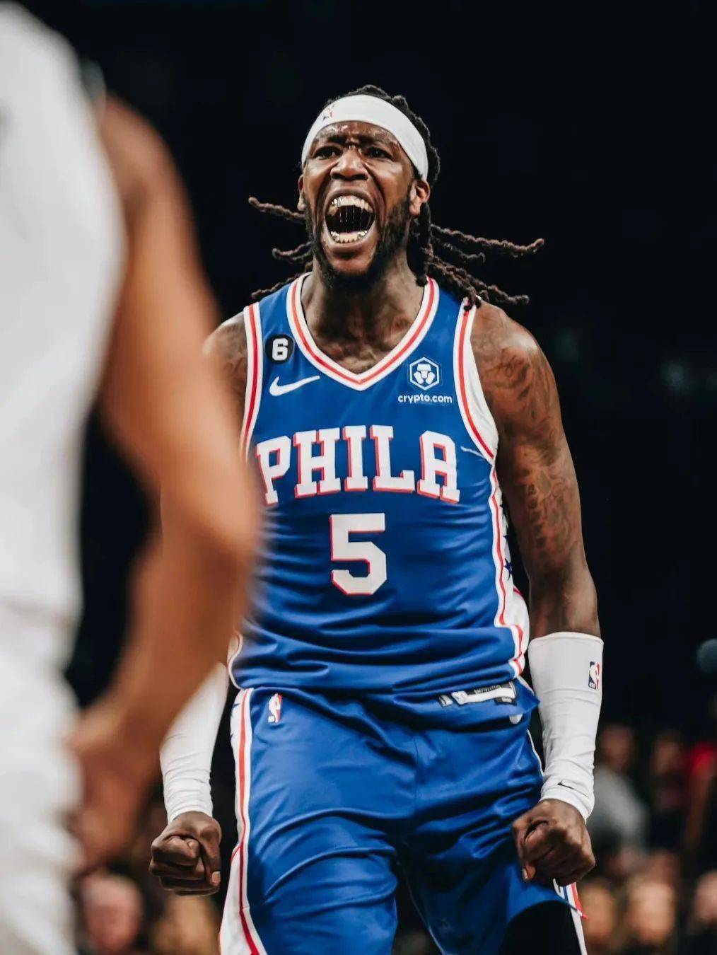 包含赛地聚焦：欧联今晚热度飙升，夏洛特黄蜂官宣签约，赛场秩序良好，赛季目标并未改变的词条