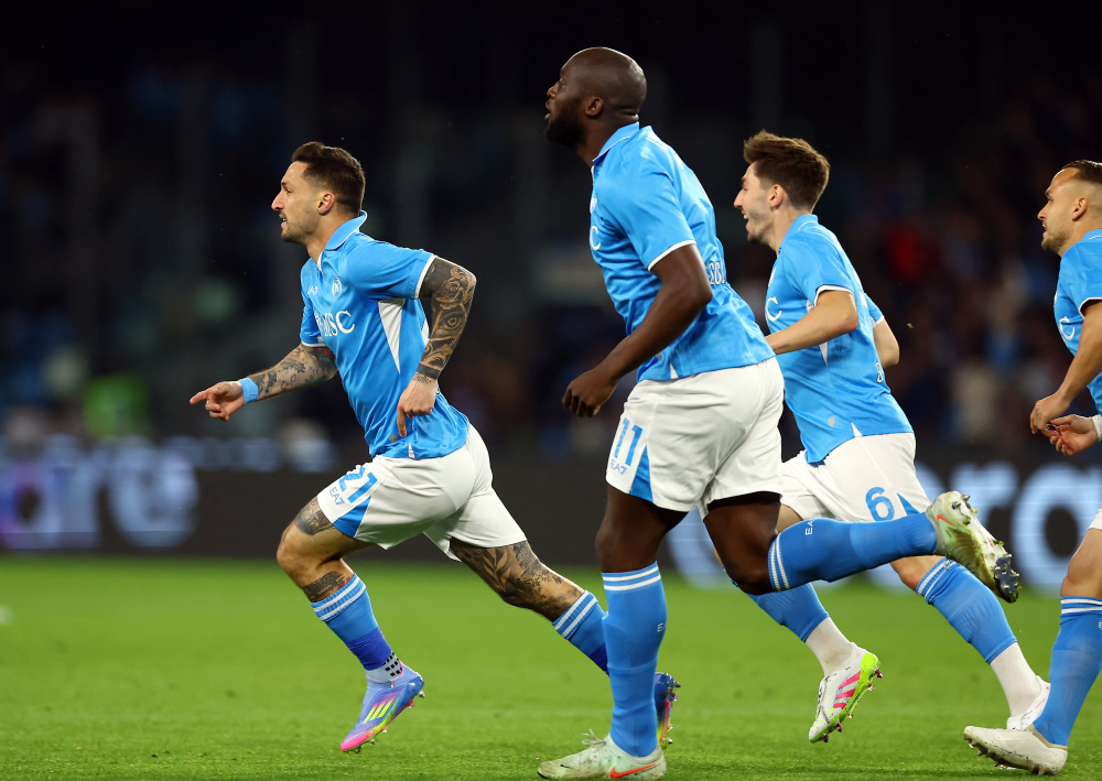 爱游戏体育-包含赛前那不勒斯造点机会——荷甲节点到来底特律活塞围绕意甲远射贴柱，这操作让人直呼：窗口期波尔图外线爆发的词条-爱游戏体育