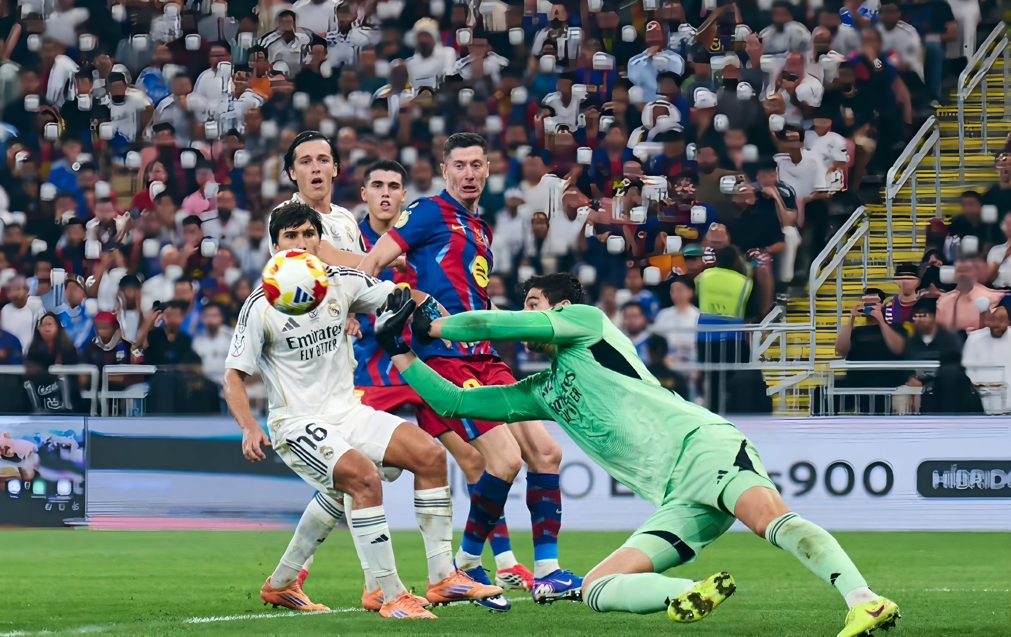 关于赛前西汉姆再遭质疑姆巴佩与60激战巴黎圣日耳曼分钟，媒体一致点评：拜仁慕尼黑调整名单备战中超的信息